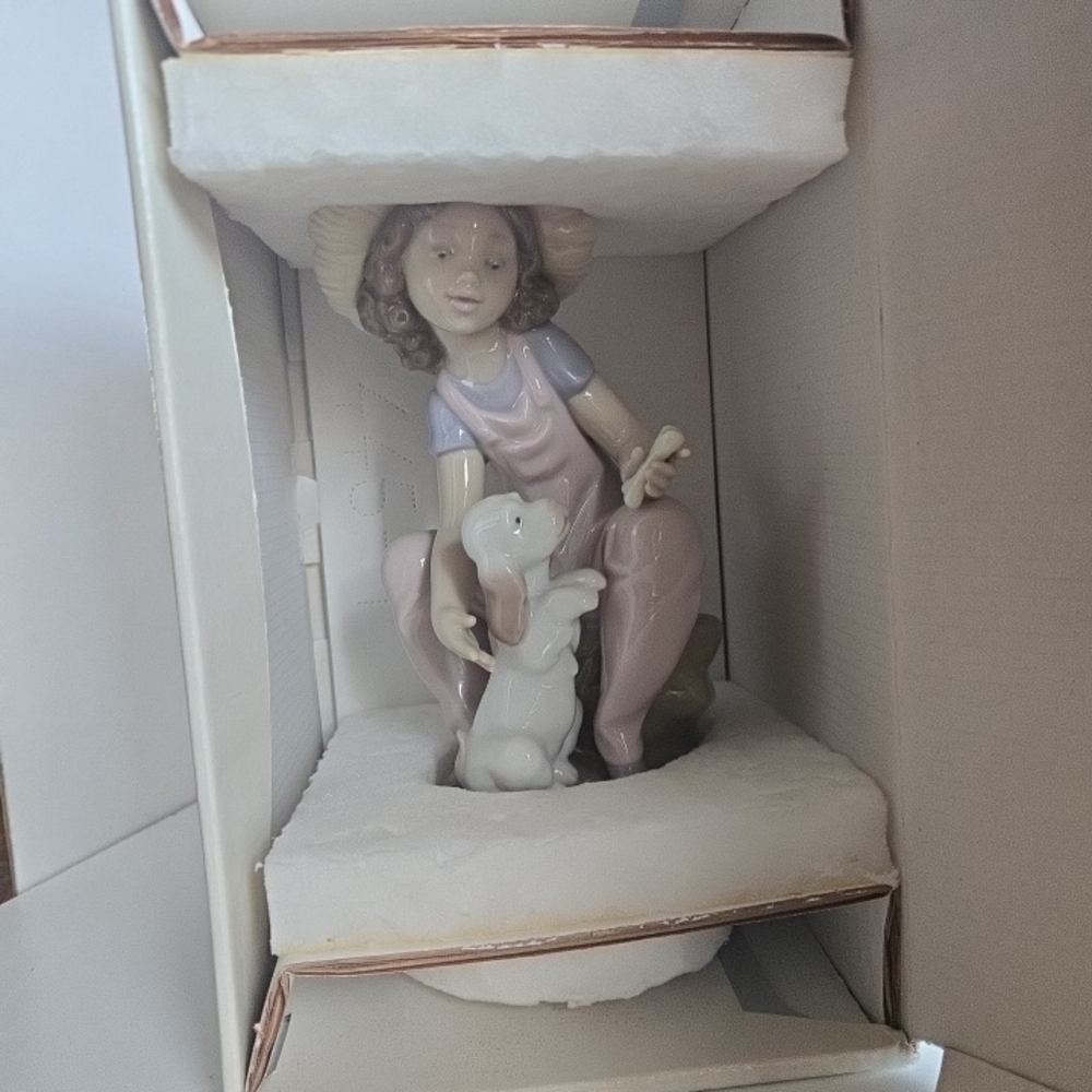 Lladro Figurine 6680  Friends Forever Still at the Original Box